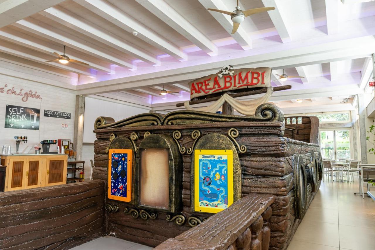 Hotel Gambrinus - Valentini Family Village Белларія-Іджеа-Марина Екстер'єр фото