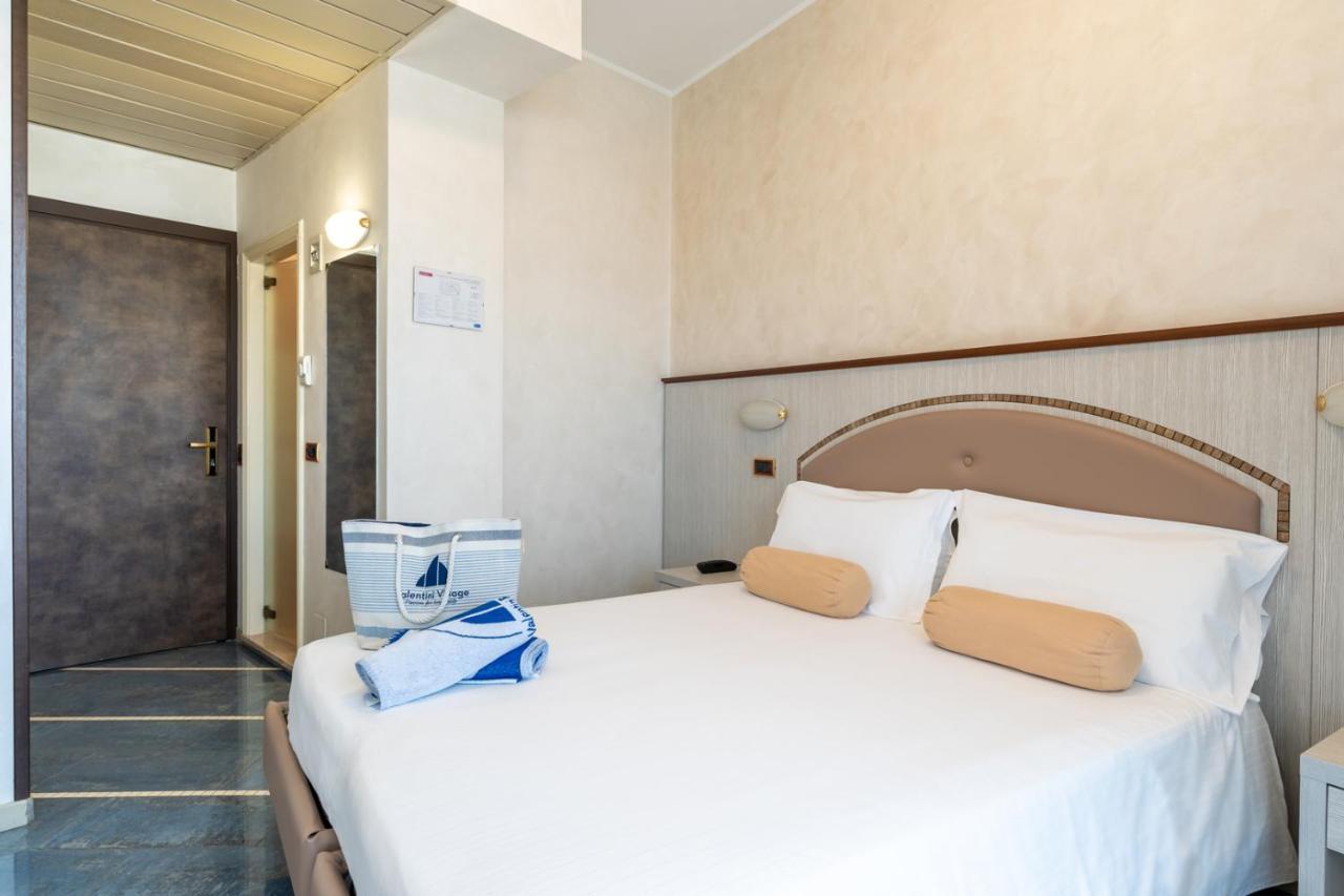Hotel Gambrinus - Valentini Family Village Белларія-Іджеа-Марина Екстер'єр фото