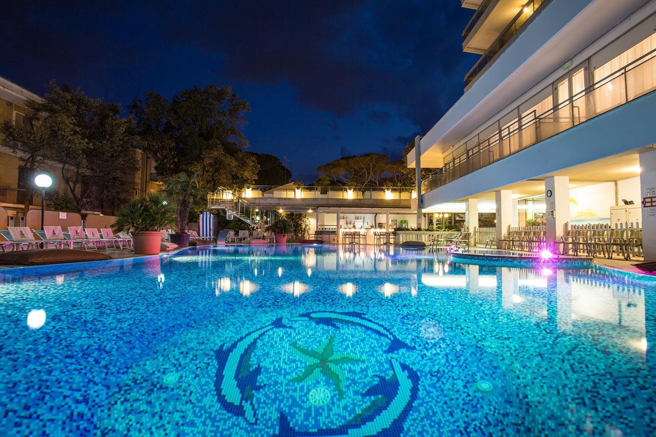 Hotel Gambrinus - Valentini Family Village Белларія-Іджеа-Марина Екстер'єр фото